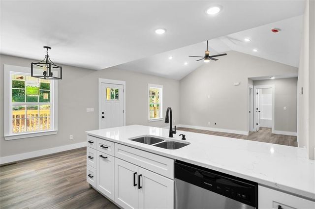 135 Azalea Street SW, Calhoun, GA 30701