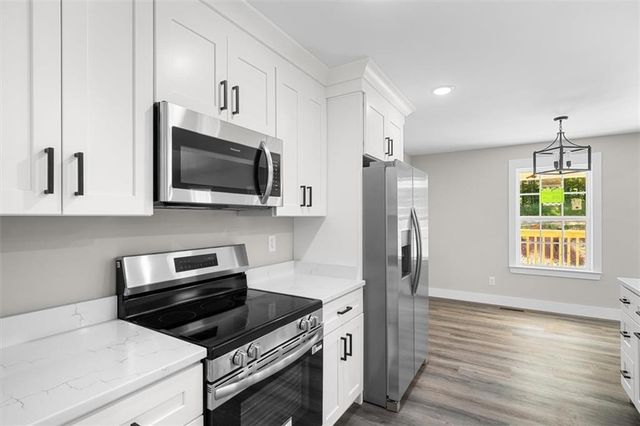 135 Azalea Street SW, Calhoun, GA 30701