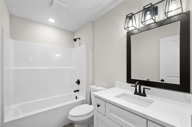 135 Azalea Street SW, Calhoun, GA 30701