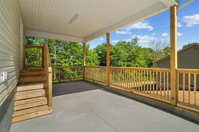 135 Azalea Street SW, Calhoun, GA 30701