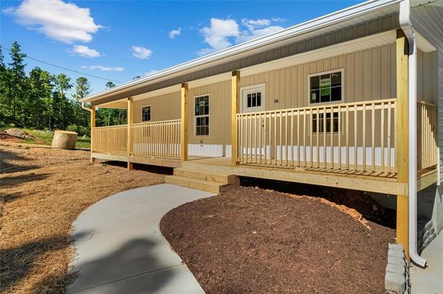 135 Azalea Street SW, Calhoun, GA 30701
