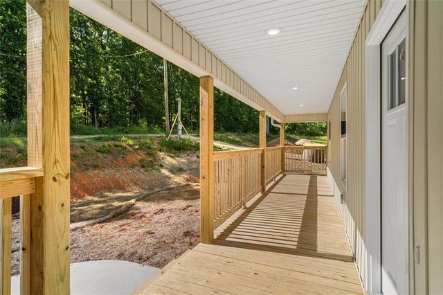 135 Azalea Street SW, Calhoun, GA 30701