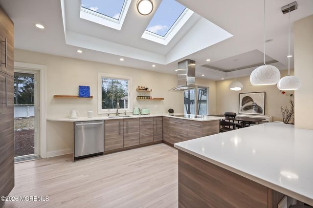 25 Maple Street, Spotswood, NJ 08884