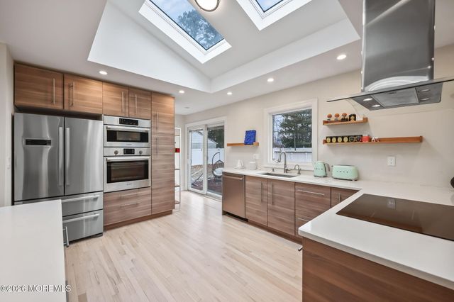 25 Maple Street, Spotswood, NJ 08884