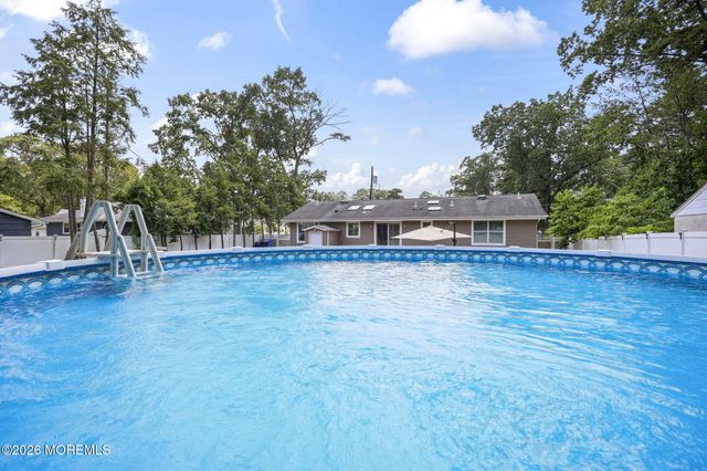 25 Maple Street, Spotswood, NJ 08884