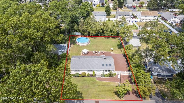 25 Maple Street, Spotswood, NJ 08884