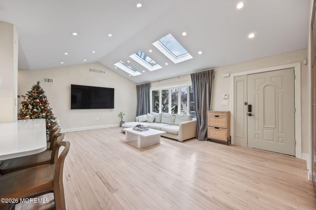 25 Maple Street, Spotswood, NJ 08884