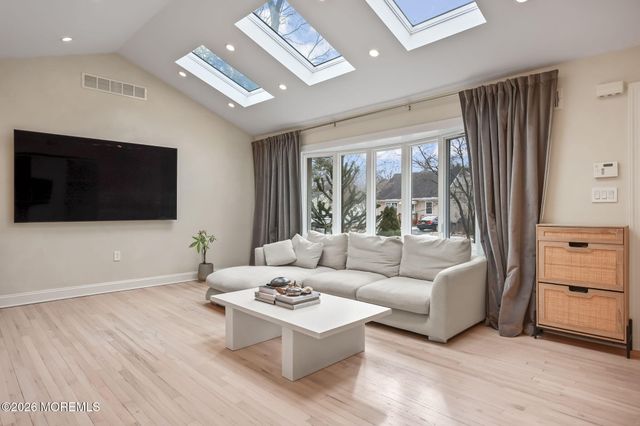 25 Maple Street, Spotswood, NJ 08884