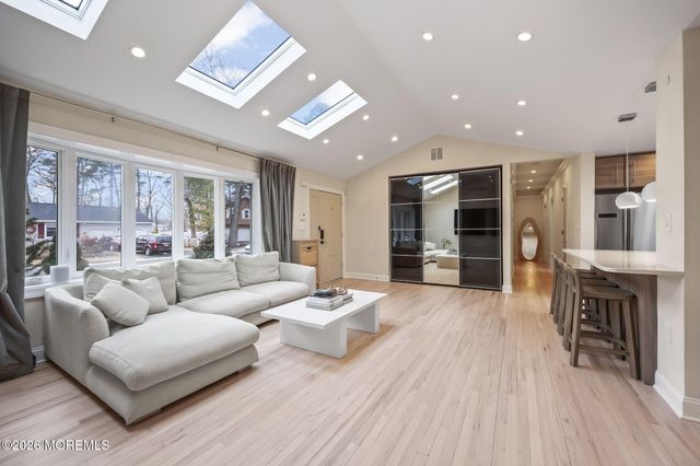 25 Maple Street, Spotswood, NJ 08884