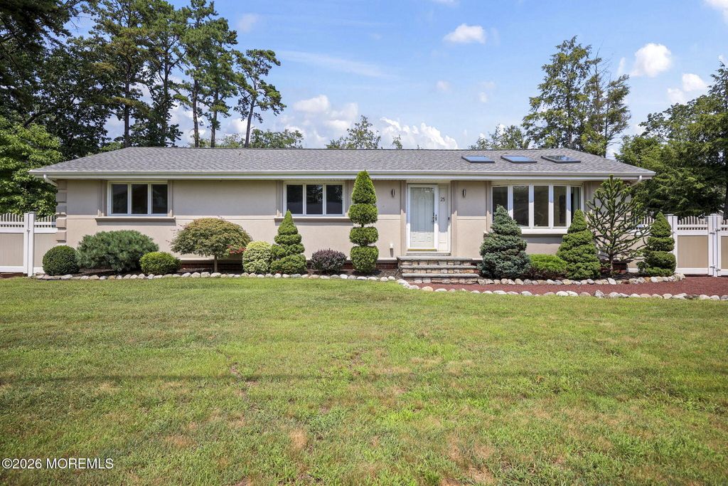 25 Maple Street, Spotswood, NJ 08884