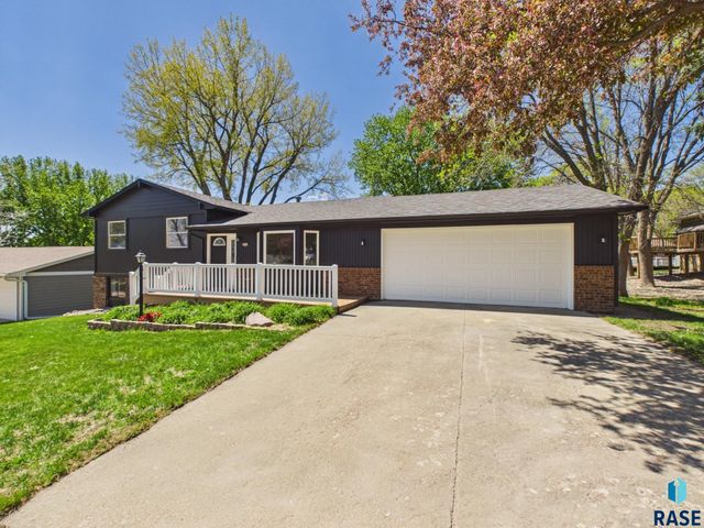 2405 S Stephen Ave Avenue, Sioux Falls, SD 57103