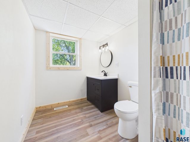 2405 S Stephen Ave Avenue, Sioux Falls, SD 57103