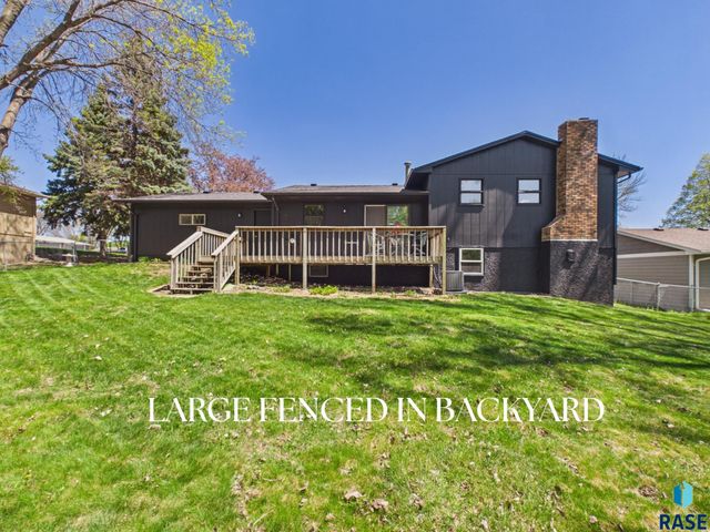2405 S Stephen Ave Avenue, Sioux Falls, SD 57103