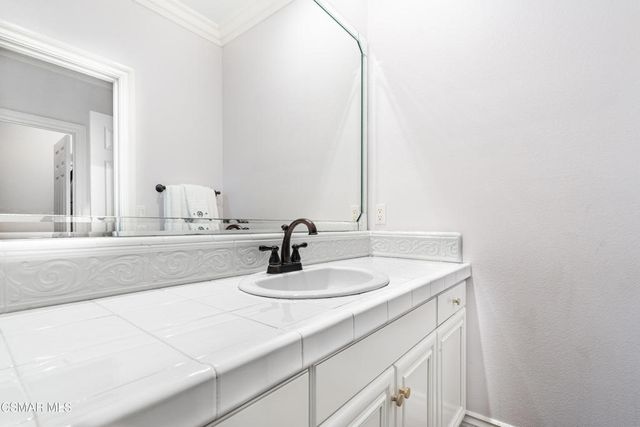 5497 Via Mira Flores, Newbury Park, CA 91320
