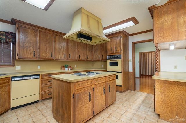 1100 Xanthisma Avenue, Mcallen, TX 78504