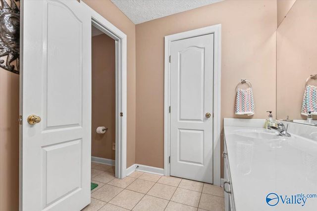 131 County Road 382, Decatur, AL 35603