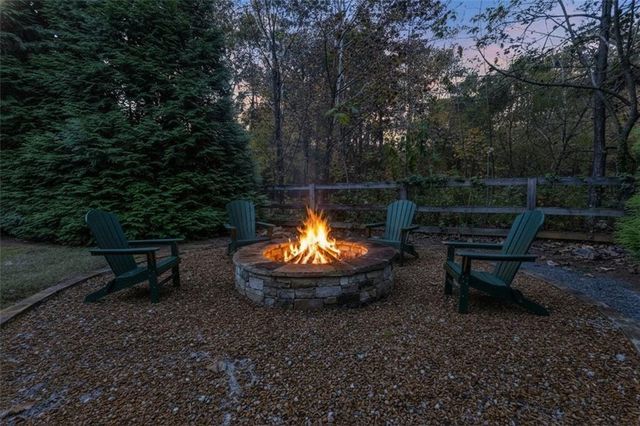 104 Lenore Court, Woodstock, GA 30188