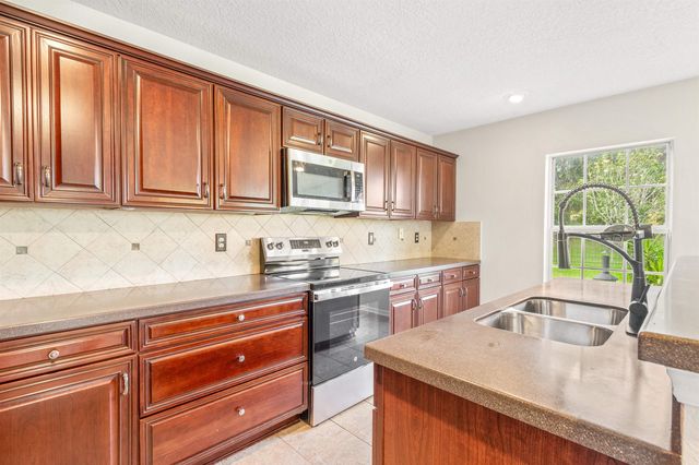 4905 Cypress Links Blvd, Elkton, FL 32033