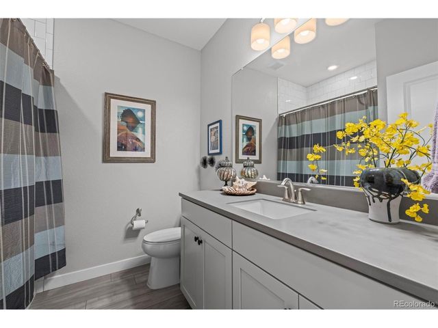 1915 Canyonpoint Ln, Castle Pines, CO 80108