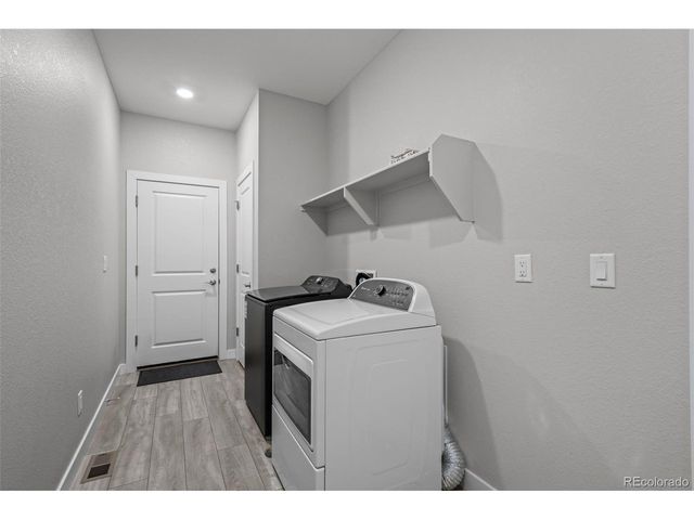 1915 Canyonpoint Ln, Castle Pines, CO 80108
