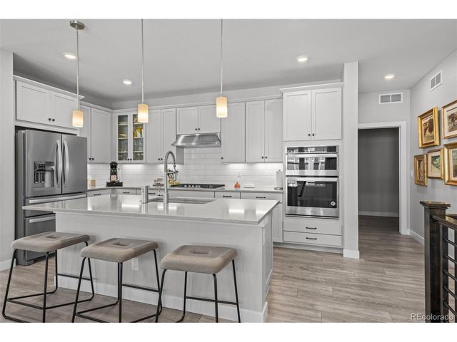 1915 Canyonpoint Ln, Castle Pines, CO 80108