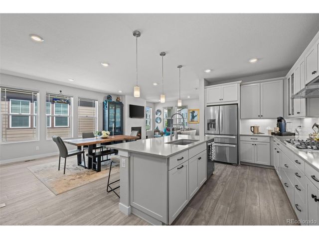 1915 Canyonpoint Ln, Castle Pines, CO 80108