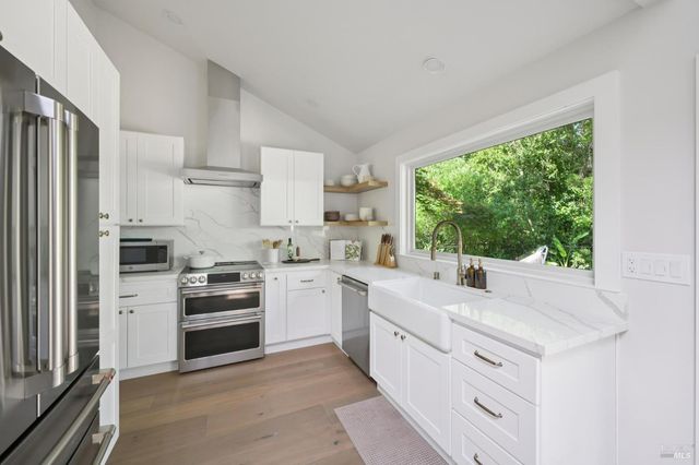 14 Mount Wittenburg Ct, San Rafael, CA 94903