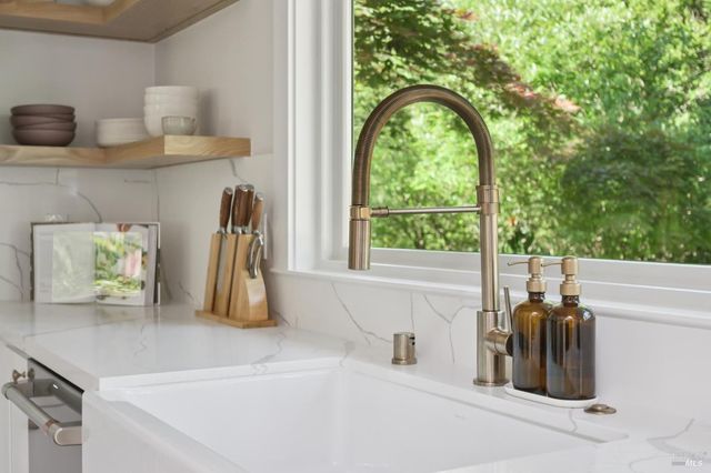 14 Mount Wittenburg Ct, San Rafael, CA 94903