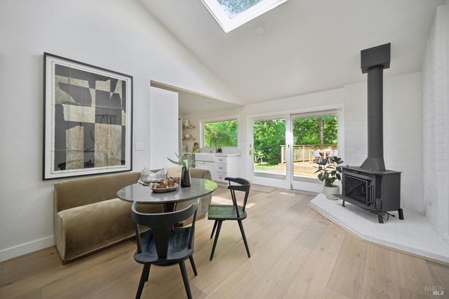 14 Mount Wittenburg Ct, San Rafael, CA 94903