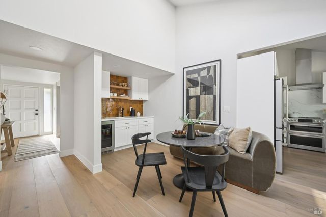 14 Mount Wittenburg Ct, San Rafael, CA 94903