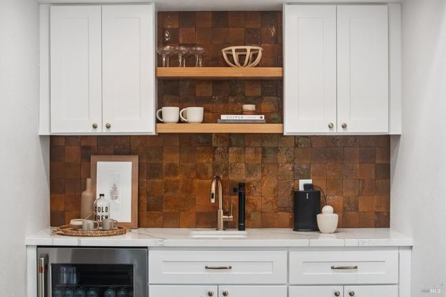 14 Mount Wittenburg Ct, San Rafael, CA 94903