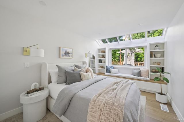 14 Mount Wittenburg Ct, San Rafael, CA 94903