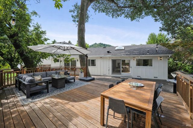 14 Mount Wittenburg Ct, San Rafael, CA 94903