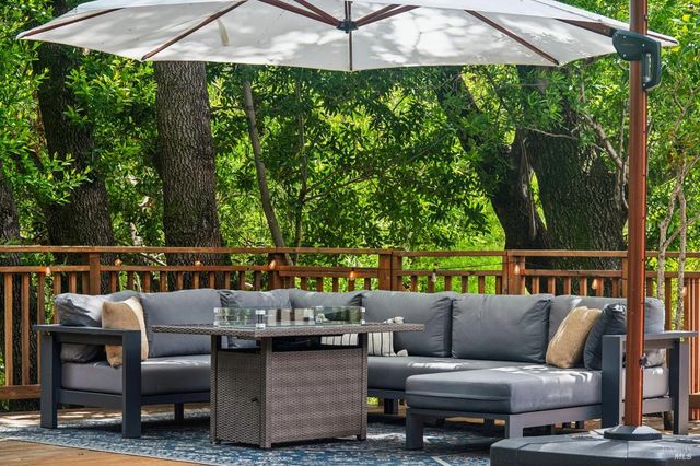 14 Mount Wittenburg Ct, San Rafael, CA 94903