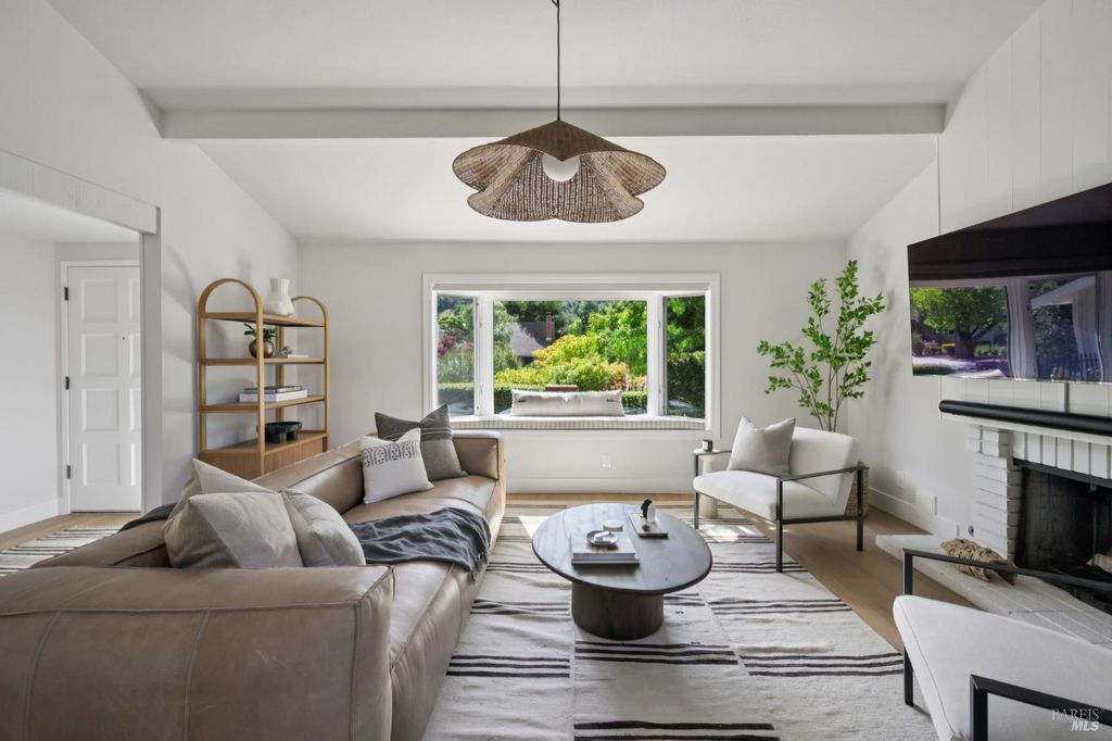 14 Mount Wittenburg Ct, San Rafael, CA 94903