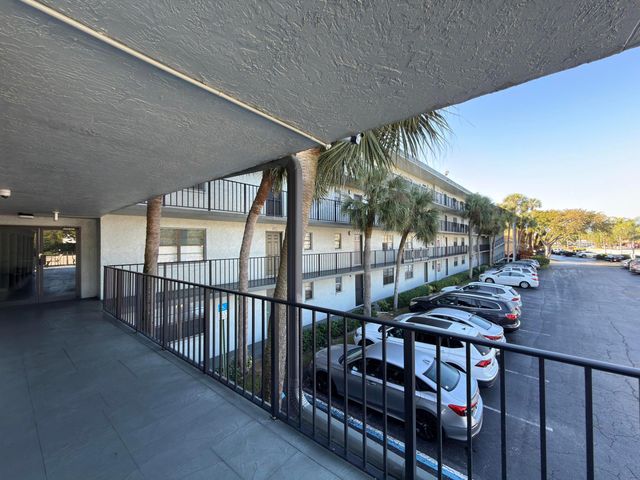 9440 SW 8TH Street 208, Boca Raton, FL 33428