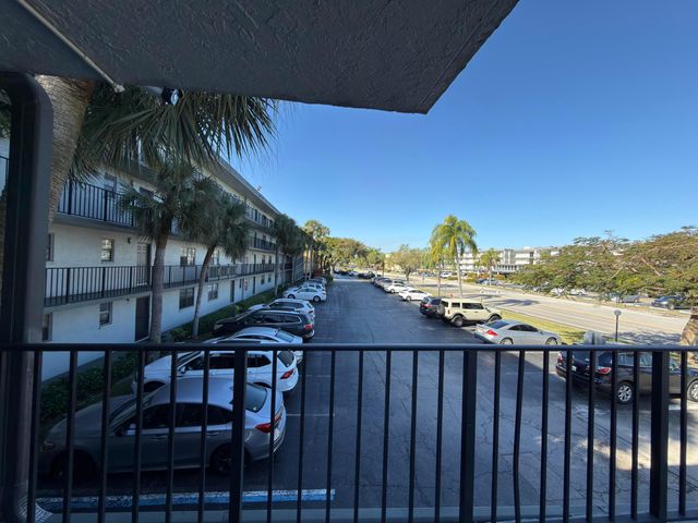 9440 SW 8TH Street 208, Boca Raton, FL 33428