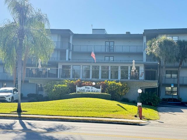 9440 SW 8TH Street 208, Boca Raton, FL 33428