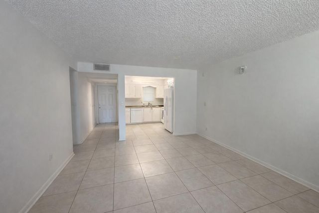 9440 SW 8TH Street 208, Boca Raton, FL 33428