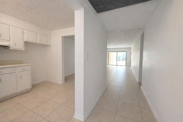 9440 SW 8TH Street 208, Boca Raton, FL 33428
