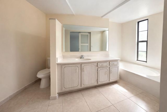 9440 SW 8TH Street 208, Boca Raton, FL 33428
