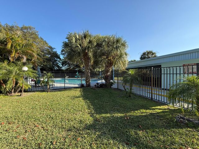 9440 SW 8TH Street 208, Boca Raton, FL 33428
