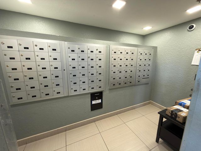 9440 SW 8TH Street 208, Boca Raton, FL 33428