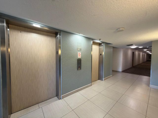 9440 SW 8TH Street 208, Boca Raton, FL 33428