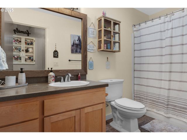 753 Sw KALMIA Ave, Warrenton, OR 97146