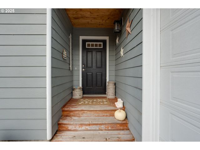 753 Sw KALMIA Ave, Warrenton, OR 97146