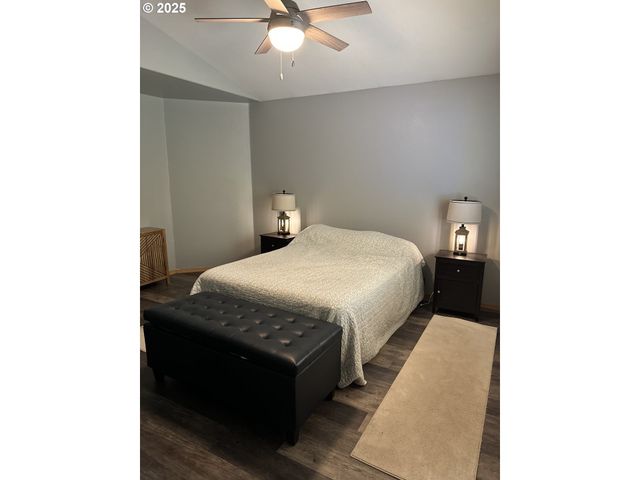 753 Sw KALMIA Ave, Warrenton, OR 97146