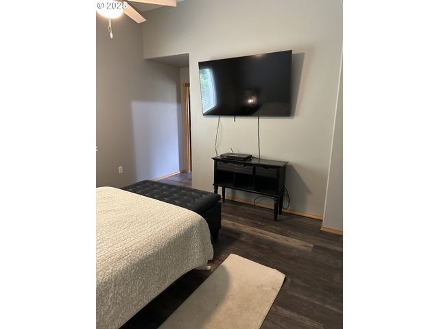 753 Sw KALMIA Ave, Warrenton, OR 97146