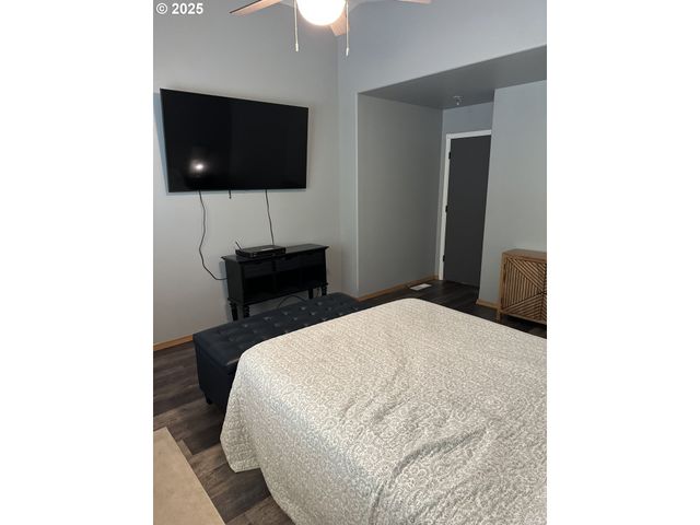 753 Sw KALMIA Ave, Warrenton, OR 97146