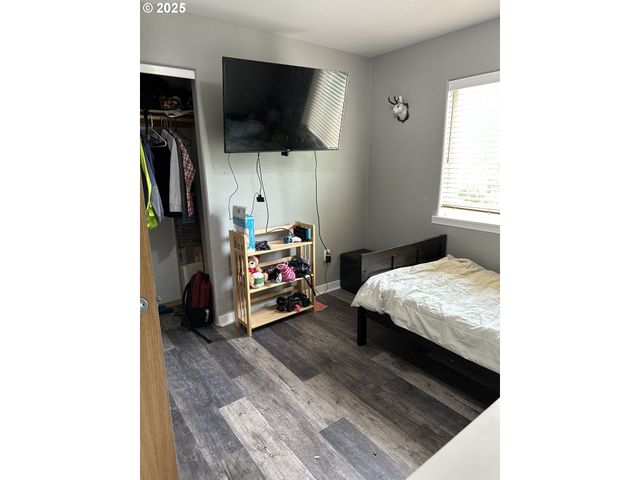 753 Sw KALMIA Ave, Warrenton, OR 97146